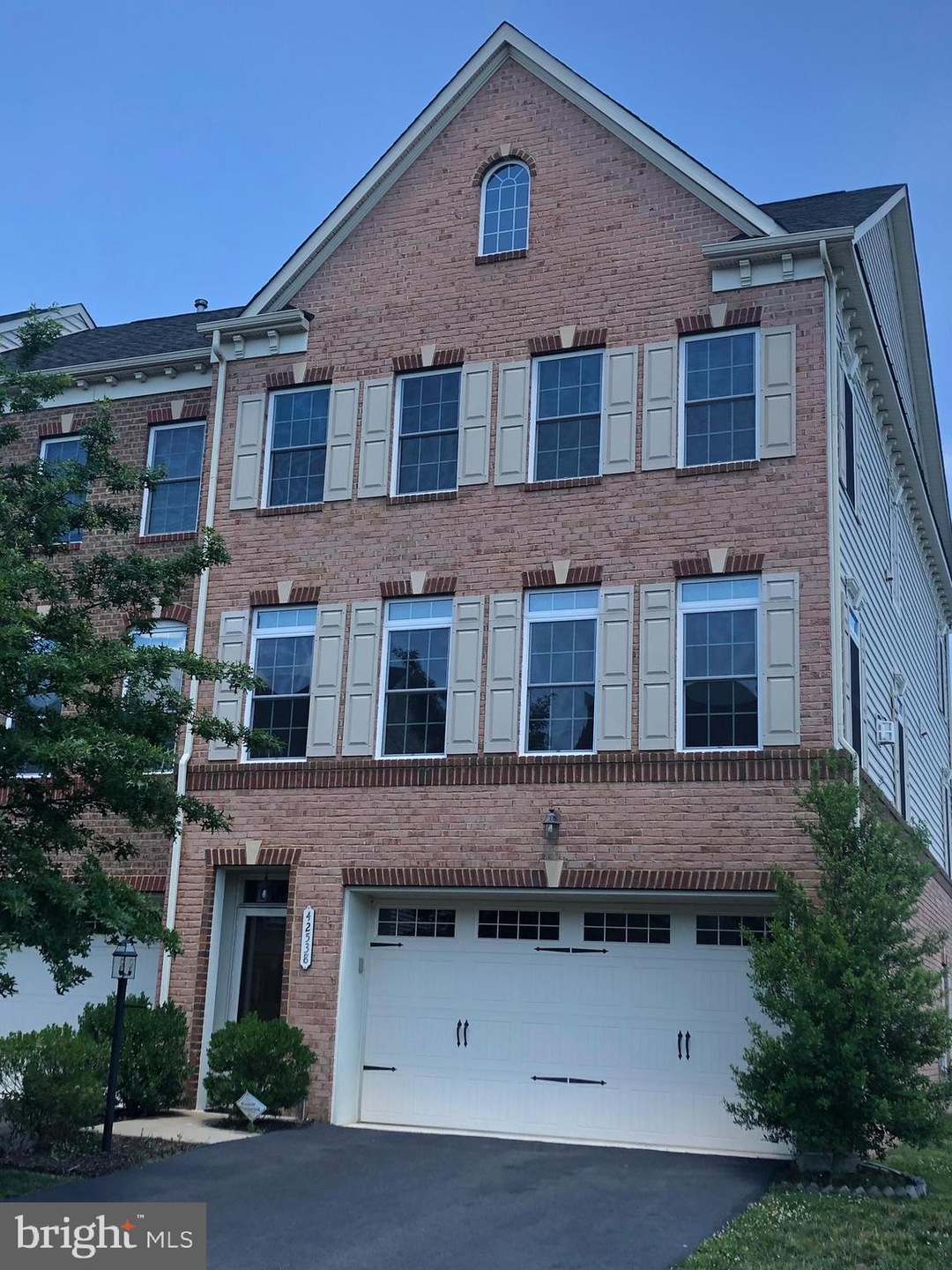 42538 Pine Forest Dr, Chantilly, VA 20152 - photo 1