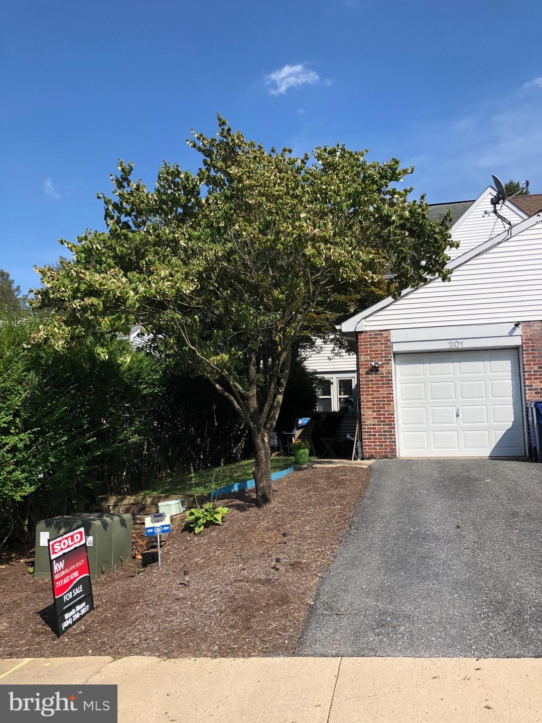 201 S 4th St, Womelsdorf, PA 19567 - photo 1