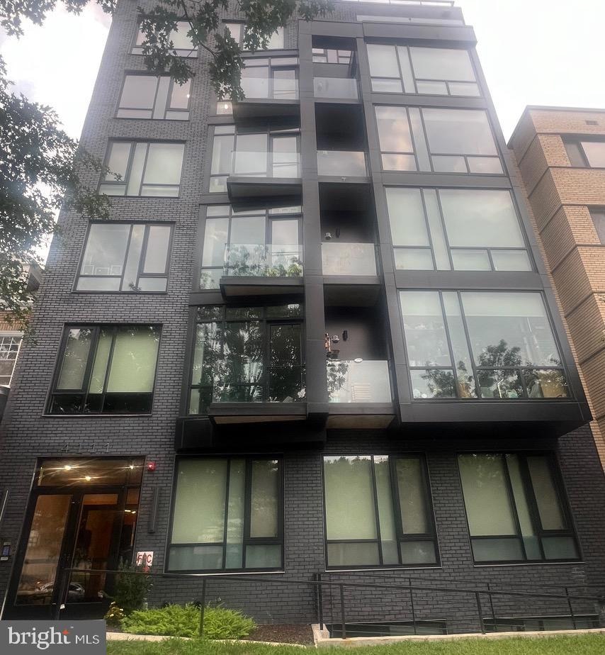 For Rent $2,575/month