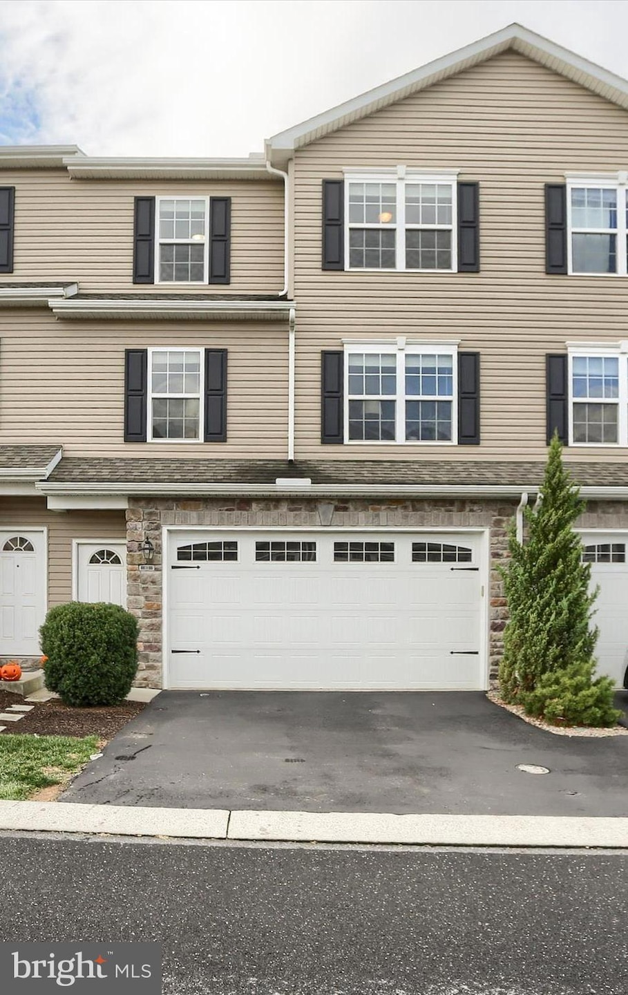 813 Spring Rock Ct, Mechanicsburg, PA 17055 - photo 1