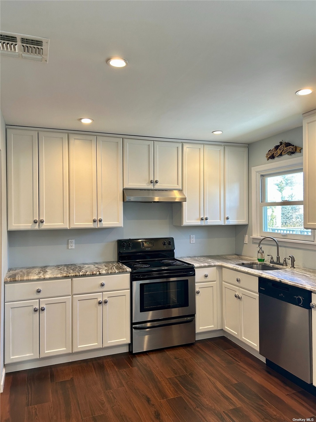 unlisted-address, Cedarhurst, NY 11516 - photo 1