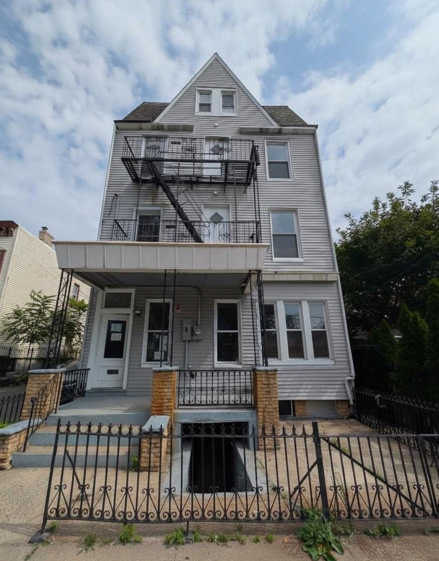 For Rent $1,950/month