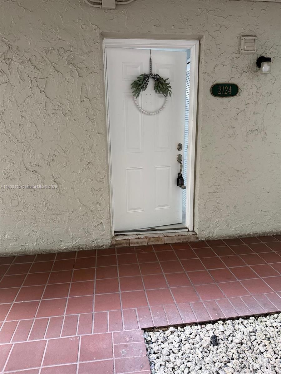 Samari Lake unit 2124, Hialeah, FL 33016 - photo 1
