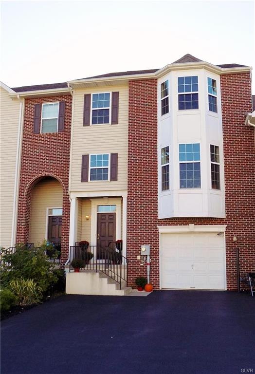 5296 Spring Ridge Dr E, Macungie, PA 18062 - photo 1