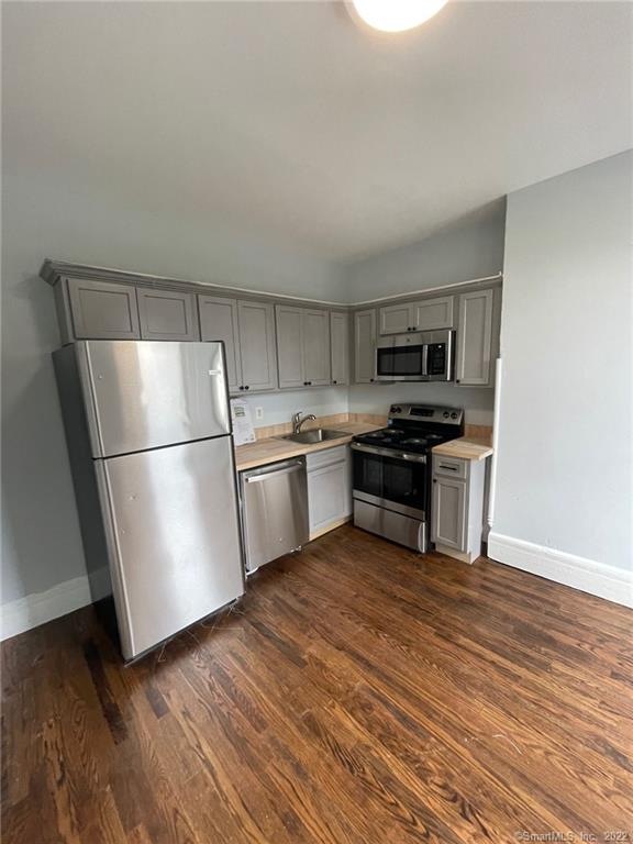 221 Sherman Ave unit 4, New Haven, CT 06511 - photo 1