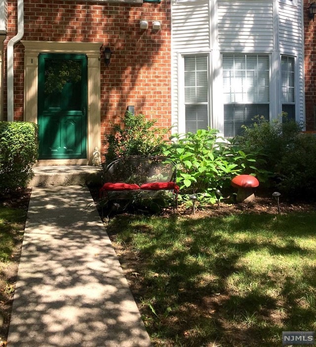 290 Larch Ln, Mahwah, NJ 07430 - photo 1