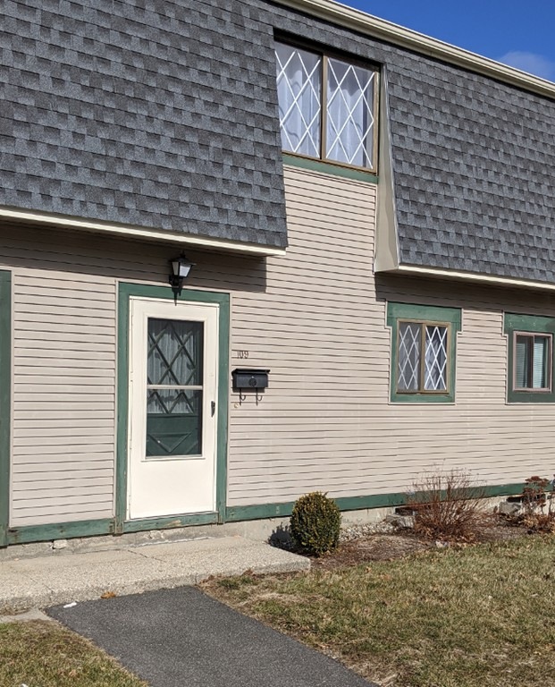 170 E Hadley Rd unit 109, Amherst, MA 01002 - photo 1