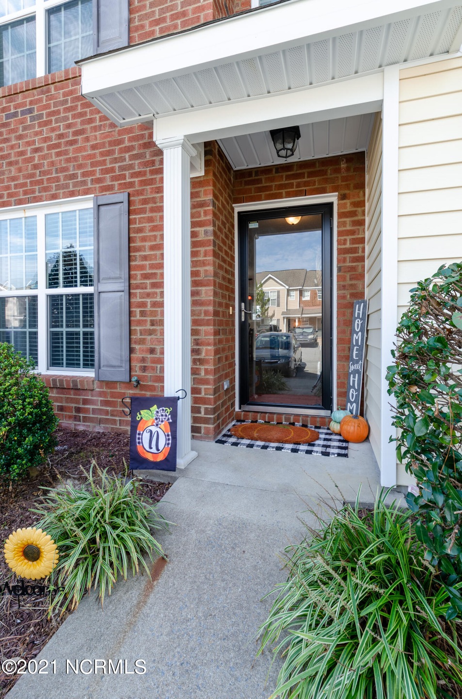 Beautiful Home, Great Location!