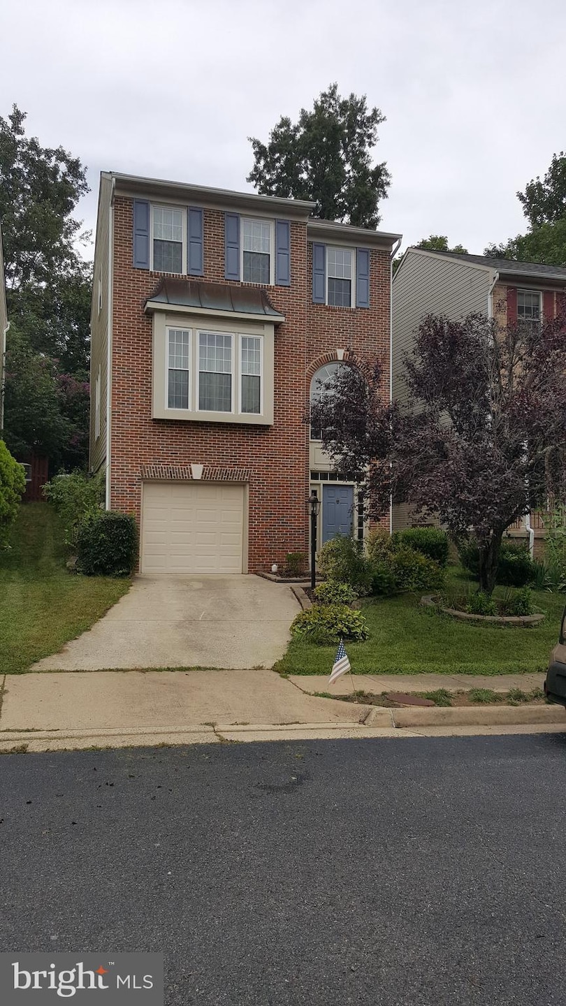 13902 Green Trails Ct, Centreville, VA 20121 - photo 1