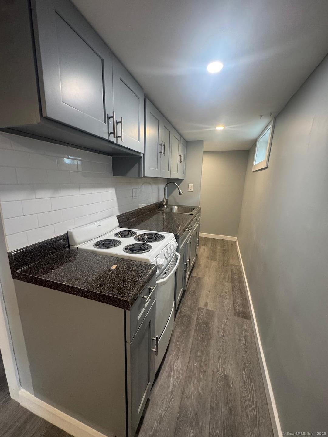 223 Clermont Ave unit 225, Bridgeport, CT 06610 - photo 1