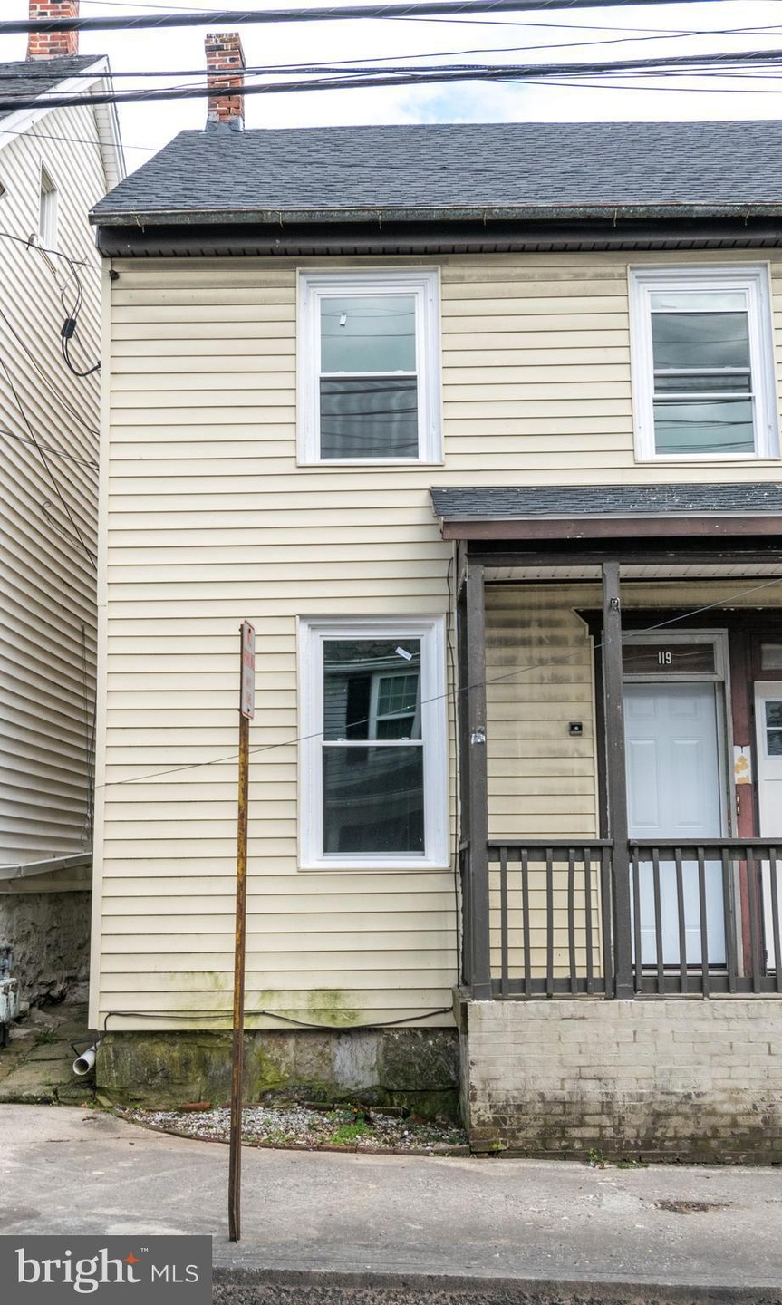 119 N Church St, Waynesboro, PA 17268 - photo 1