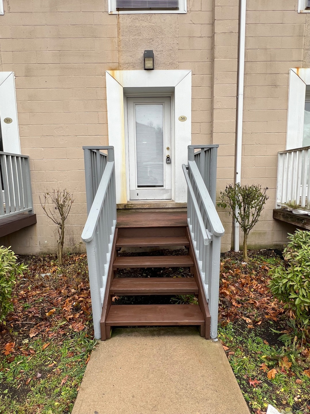 385 Putnam Ave unit 38, Hamden, CT 06517 - photo 1