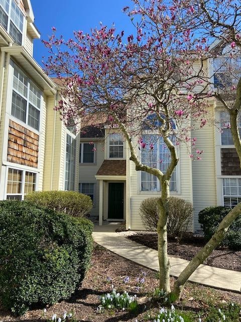 7359 Sauerkraut Ln unit C, Macungie, PA 18062 - photo 1