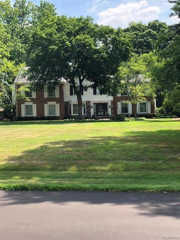 31074 Oakleaf Ln, Franklin, MI 48025 - photo 1