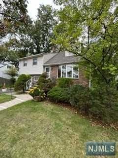 710 Lancaster Rd unit WHOLE HOUSE, Ridgefield, NJ 07657 - photo 1