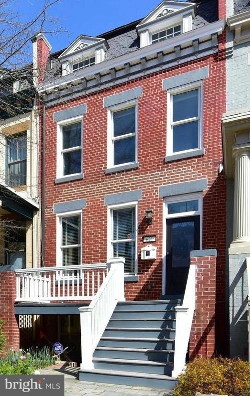 621 4th St NE, Washington, DC 20002 - photo 1