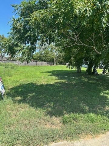 1505 School St, Gonzales, TX 78629 - photo 1