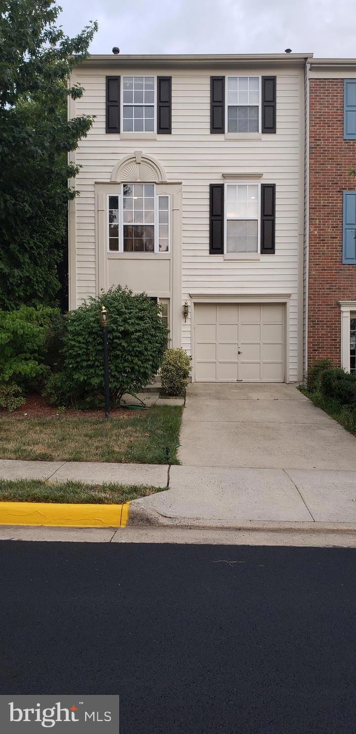 13515 Bannacker Place, Herndon, VA 20171 - photo 1