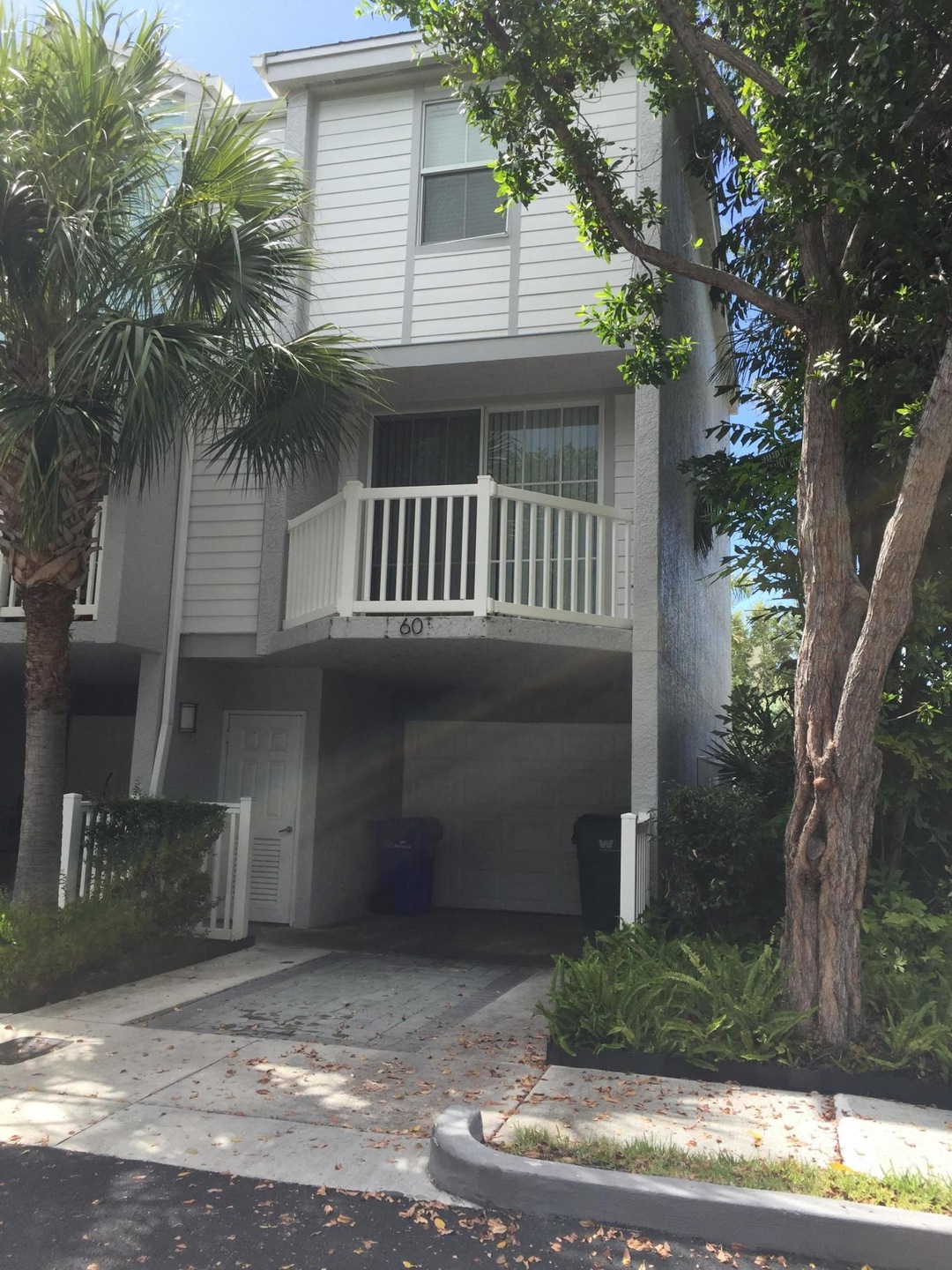 60 Seaside exterior balcony up to BR