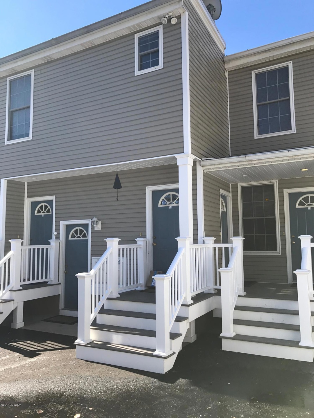 285 Davis Ave unit 2B, Greenwich, CT 06830 - photo 1