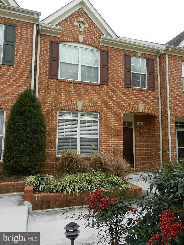 6020 Madison Overlook Ct, Falls Church, VA 22041 - photo 1