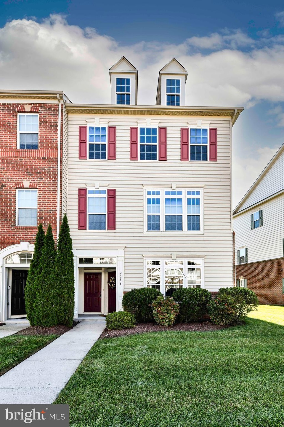 24662 Hutchinson Farm Dr, Sterling, VA 20166 - photo 1