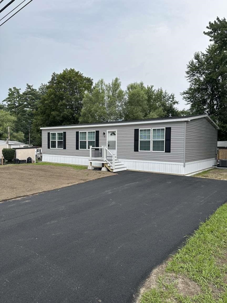 9 Mark St, Nashua, NH 03062 - photo 1