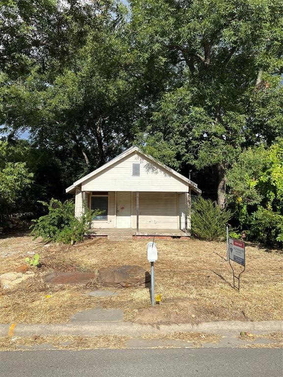 1120 S Grand Ave, Gainesville, TX 76240 - photo 1