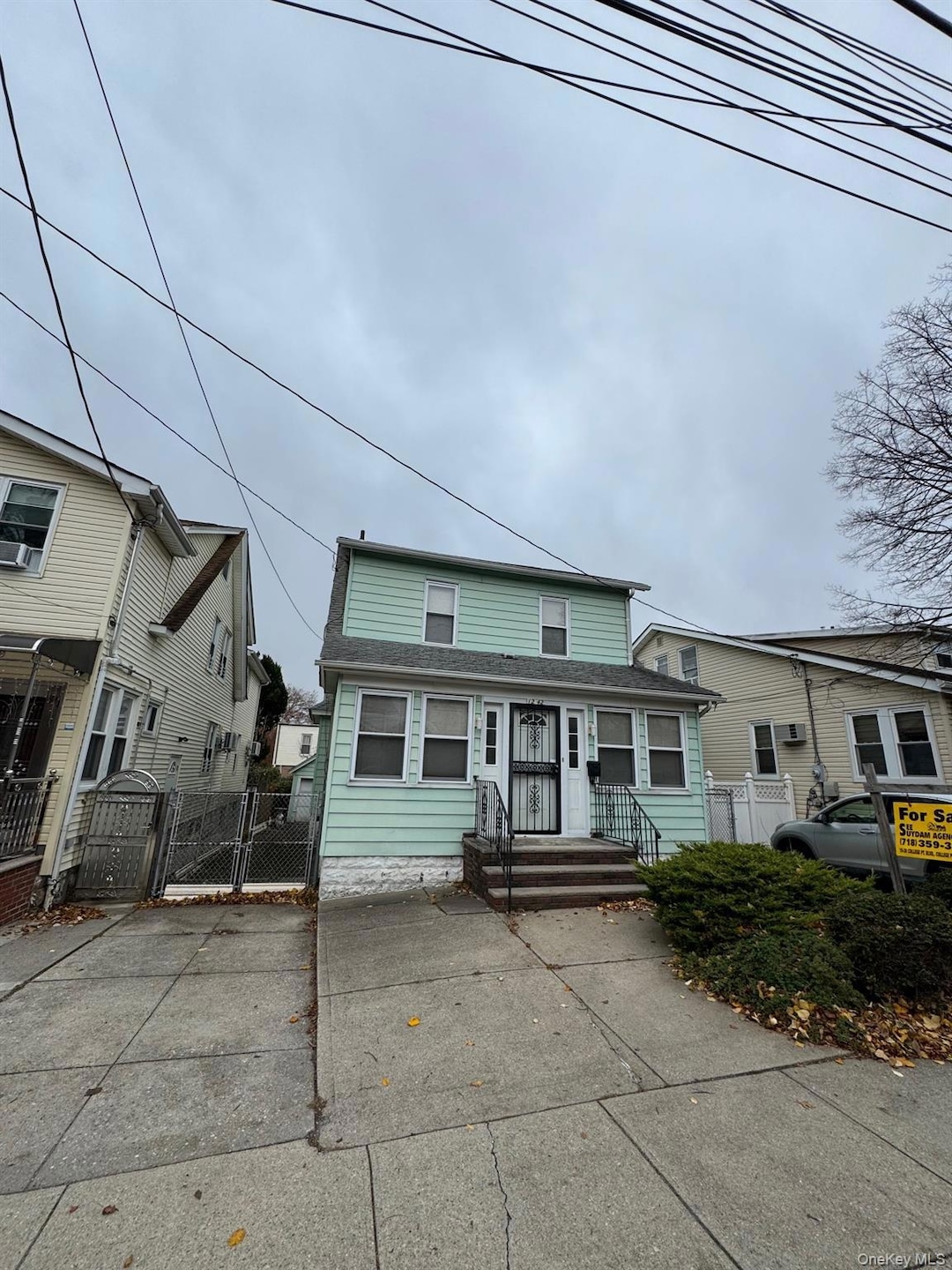 For Sale $879,999 • Co-Listing Agent