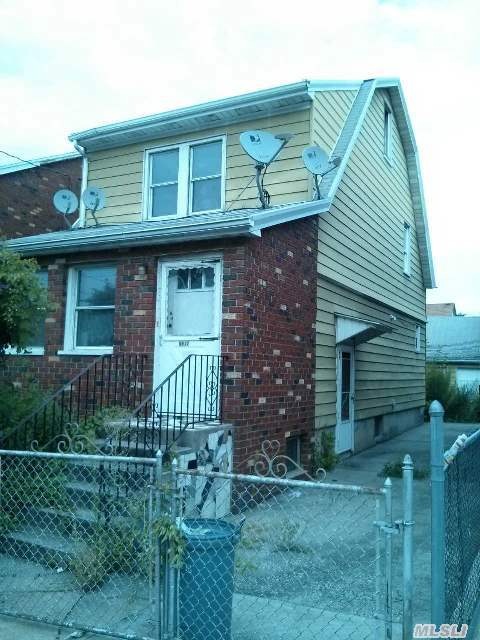 5917 159th St, Fresh Meadows, NY 11365 - photo 1