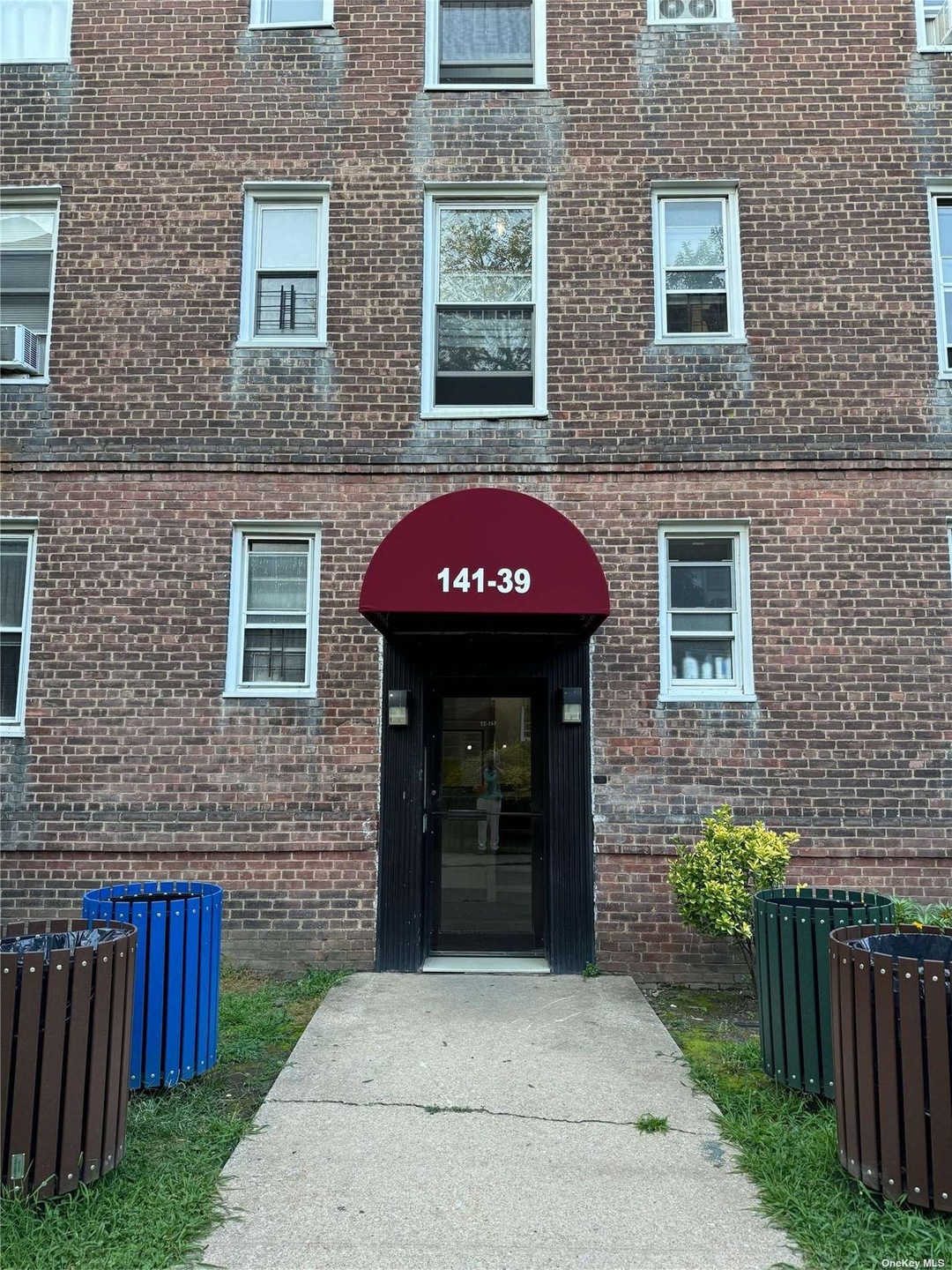 141-39 Union Turnpike unit 1P, Flushing, NY 11367 - photo 1