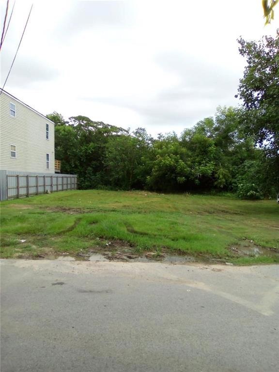 2532 Choctaw St, New Orleans, LA 70117 - photo 1