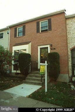 3064 Winter Pine Ct, Fairfax, VA 22031 - photo 1