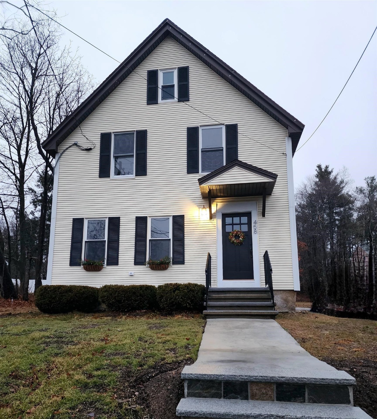 458 Arah St, Manchester, NH 03104 - photo 1