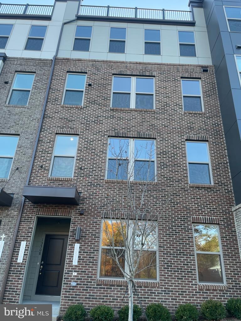 13510 Innovation Station Loop unit 3A, Herndon, VA 20171 - photo 1