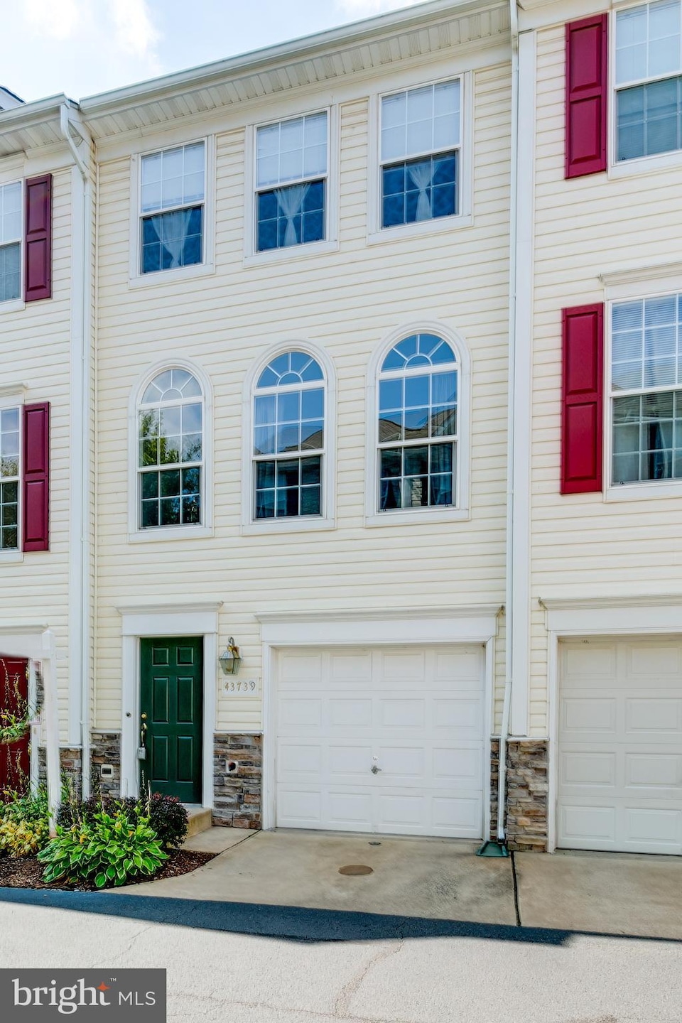 43739 Clear Lake Square, Ashburn, VA 20147 - photo 1