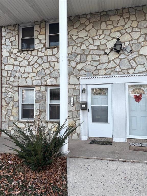 1743 Schoenersville Rd, Bethlehem, PA 18018 - photo 1