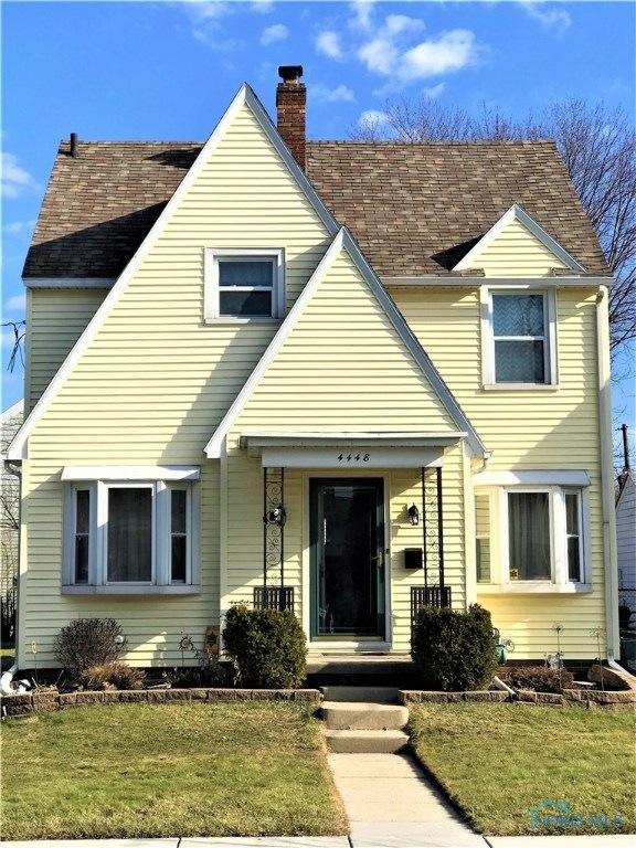 Front view of the home
