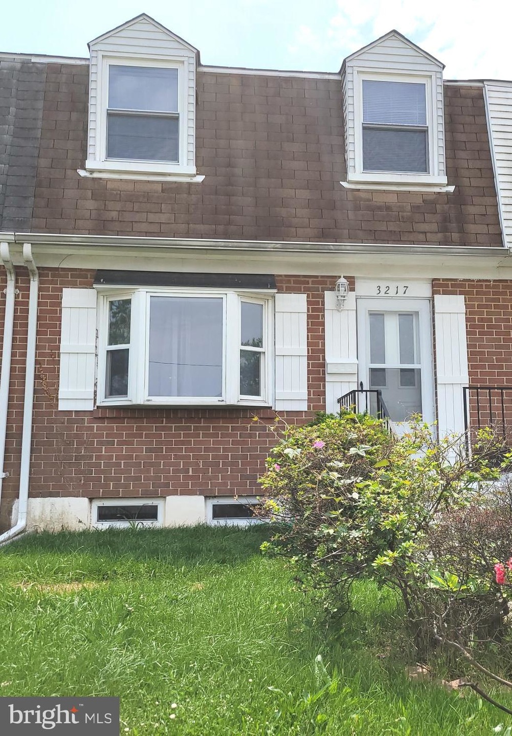 3217 Ryerson Cir, Halethorpe, MD 21227 - photo 1