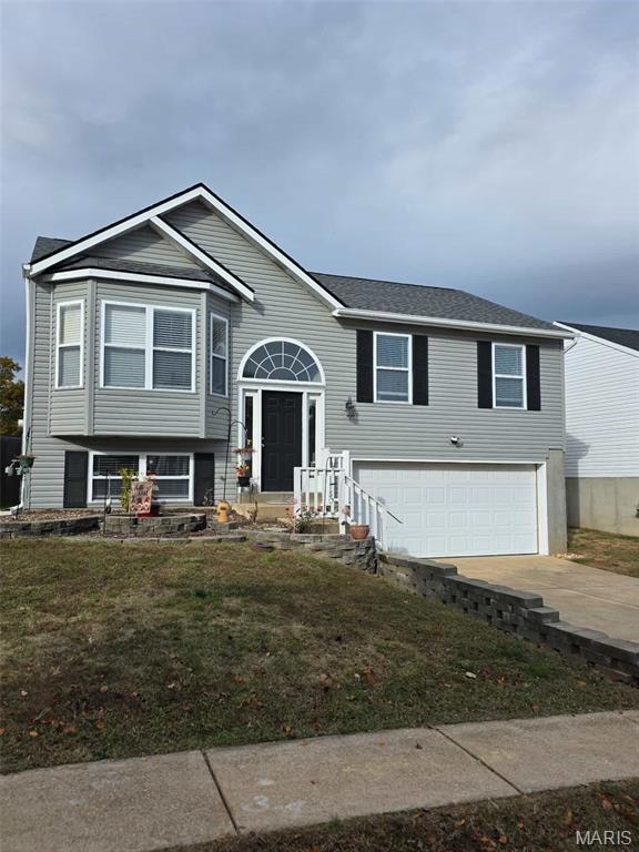 3185 5 Oaks Dr, Arnold, MO 63010 - photo 1