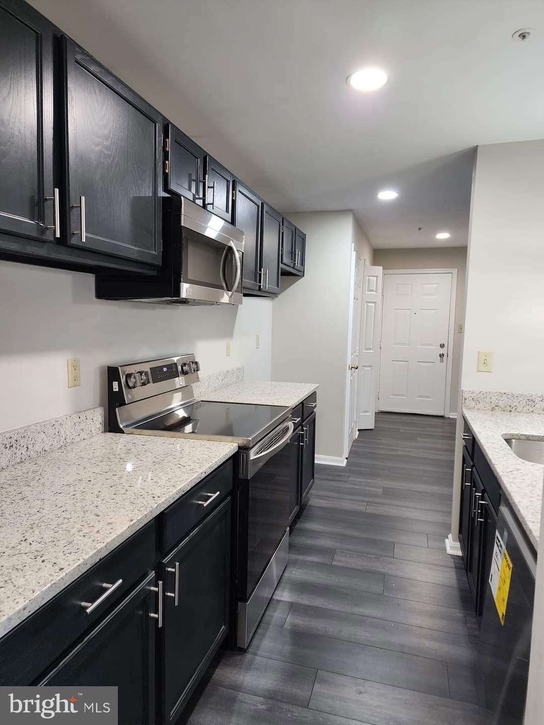 9709 Lake Pointe Ct unit 201, Upper Marlboro, MD 20774 - photo 1