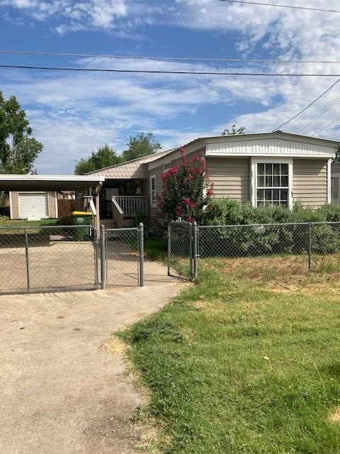 4004 Rance Dr, Granbury, TX 76049 - photo 1