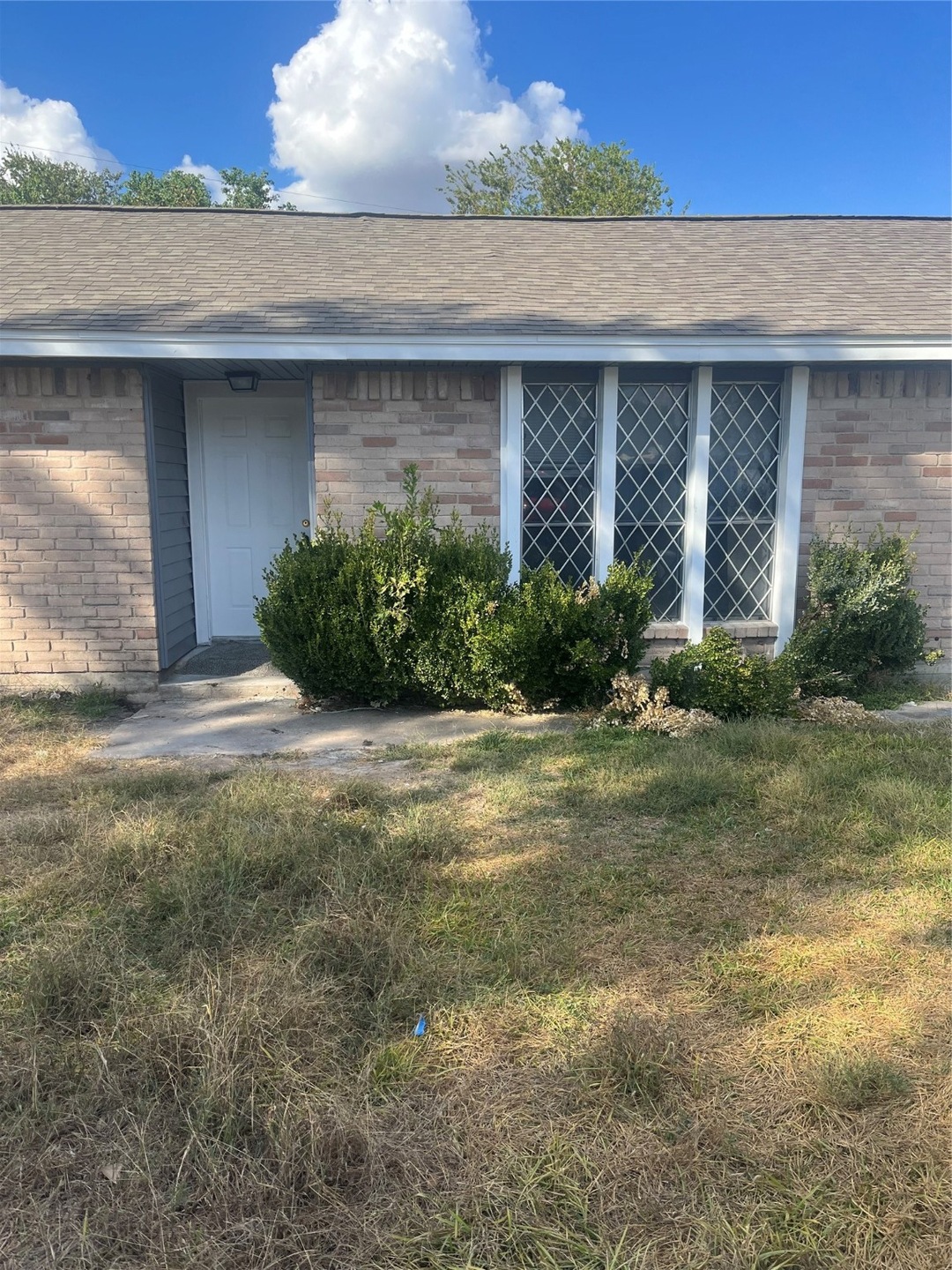 418 N 9th St, Beasley, TX 77417 - photo 1