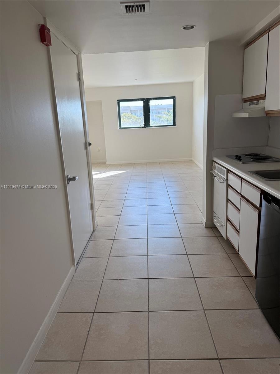 5717 SW 72nd St unit 5717, Miami, FL 33143 - photo 1