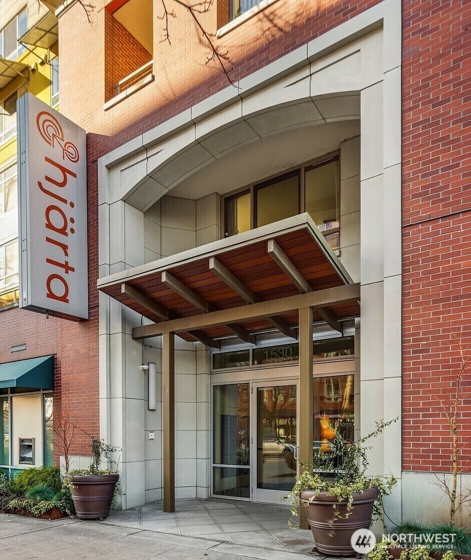 Hjarta Ballard unit 412, Seattle, WA 98107 - photo 1