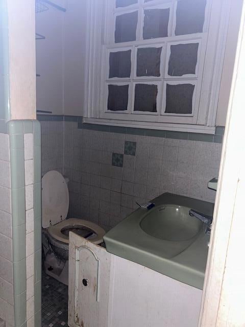 1bathroom view
