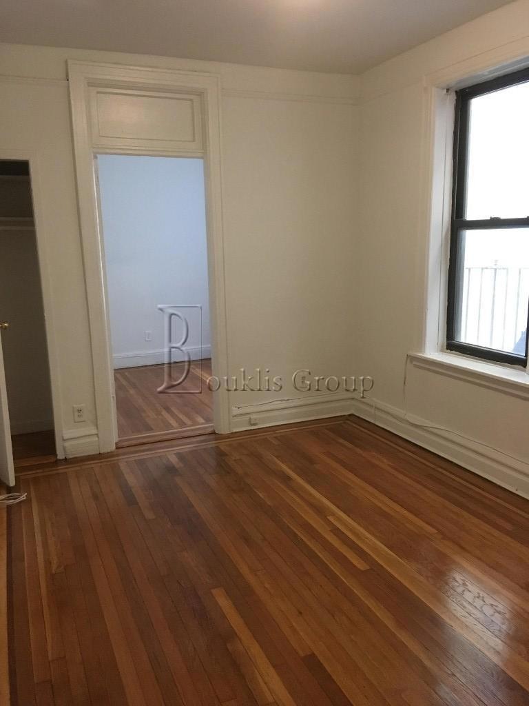 25-52 38th St unit 4D, Queens, NY 11103 - photo 1