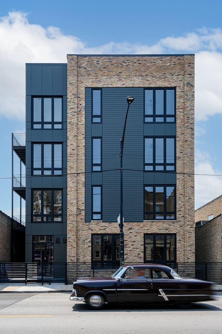 2135 W Cermak Rd unit 2S, Chicago, IL 60608 - photo 1