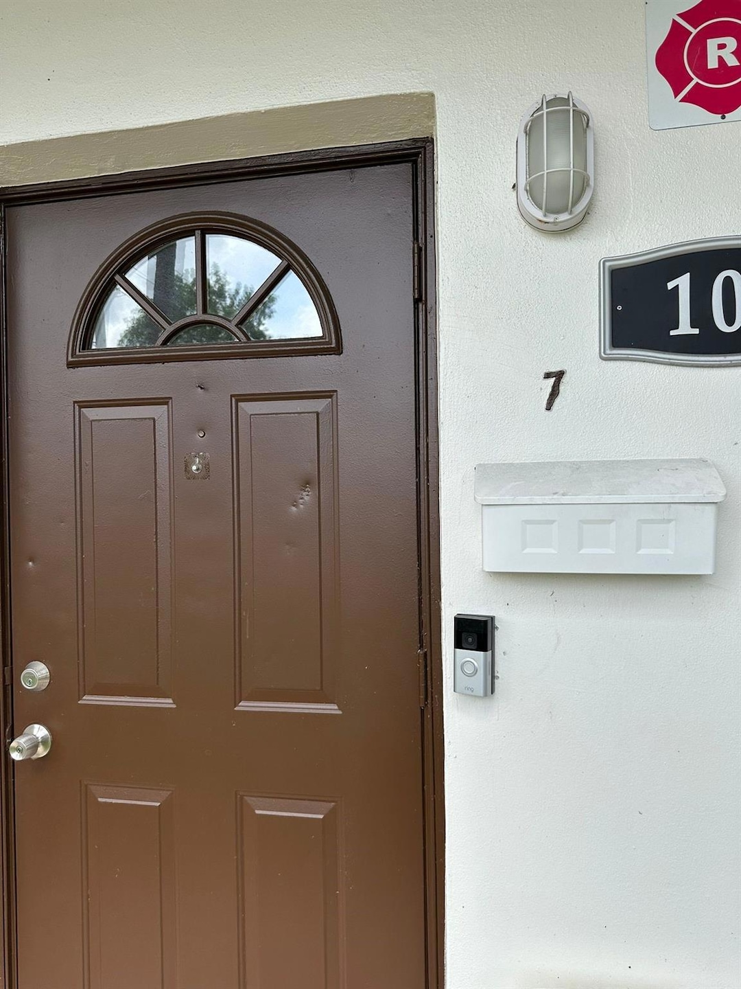 101 SE 9th St, Hallandale Beach, FL 33009 - photo 1