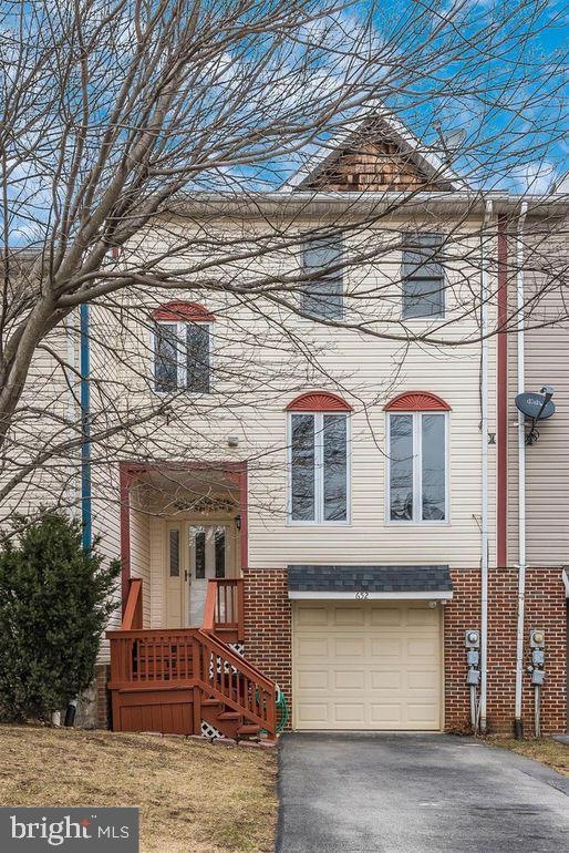 652 Knightsbridge Dr, Hagerstown, MD 21740 - photo 1